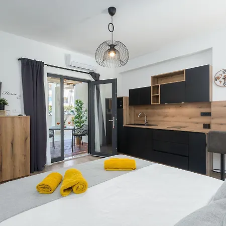 Διαμέρισμα Reizendes Nur 250 Meter Zum Mit Privater Terrasse, Grill, Wifi *