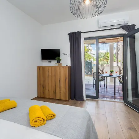 Διαμέρισμα Reizendes Nur 250 Meter Zum Mit Privater Terrasse, Grill, Wifi *