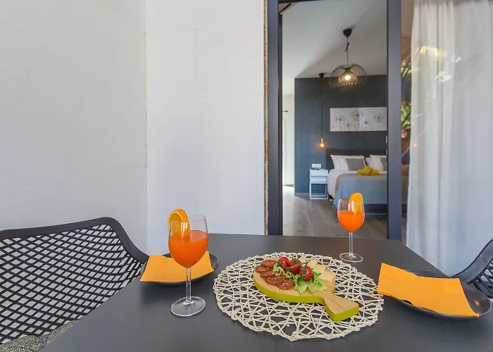 Reizendes Nur 250 Meter Zum Mit Privater Terrasse, Grill, Wifi Apartamento