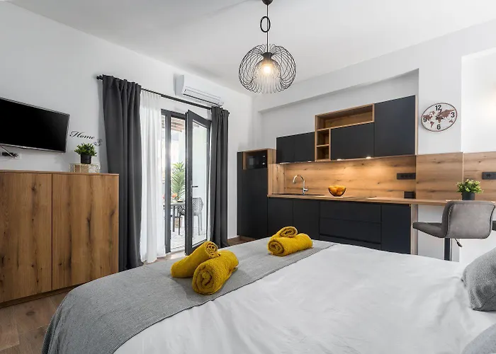 Apartamento Reizendes Nur 250 Meter Zum Mit Privater Terrasse, Grill, Wifi Poreč