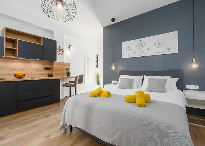 Apartamento Reizendes Nur 250 Meter Zum Mit Privater Terrasse, Grill, Wifi *