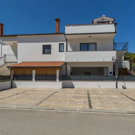 شقة Reizendes Nur 250 Meter Zum Mit Privater Terrasse, Grill, Wifi بوريتش