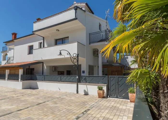 Reizendes Nur 250 Meter Zum Mit Privater Terrasse, Grill, Wifi شقة