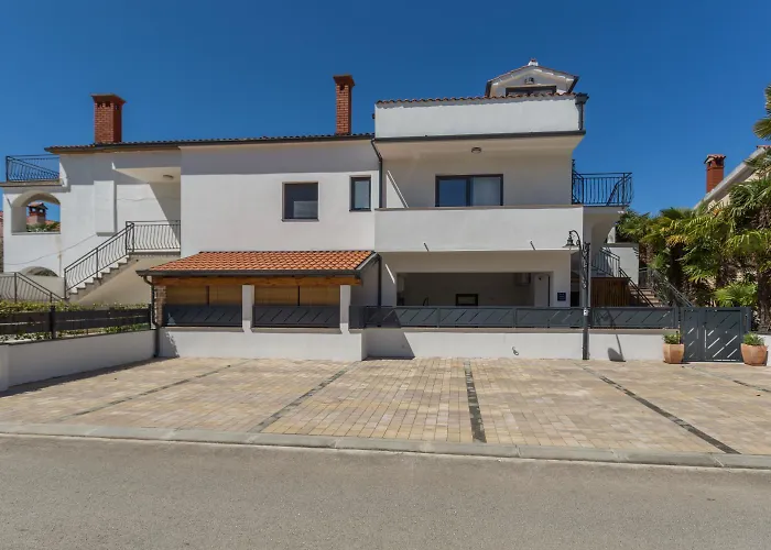 شقة Reizendes Nur 250 Meter Zum Mit Privater Terrasse, Grill, Wifi بوريتش